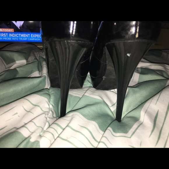 Candie's Black Patent Platform Stiletto Heel - Picture 4 of 5